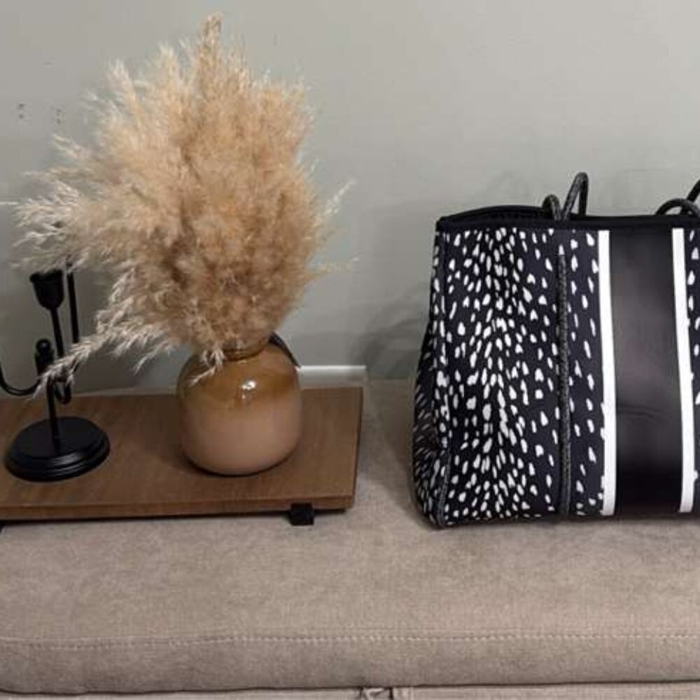 Brand New with Tags (NWT) Black & White Neoprene Tote and Matching Pouch Set! - Picture 2 of 10